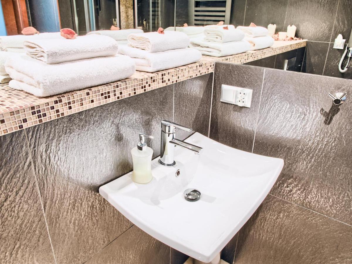 Apartamenty Ktw Debowe Tarasy カトヴィツェ エクステリア 写真